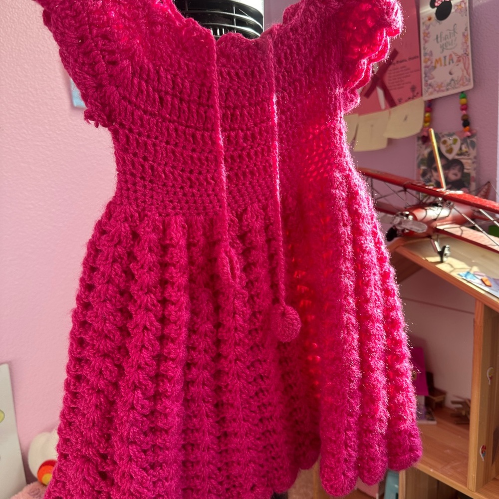 Hand Knitted Toddler dress. size 2T. Very good condition